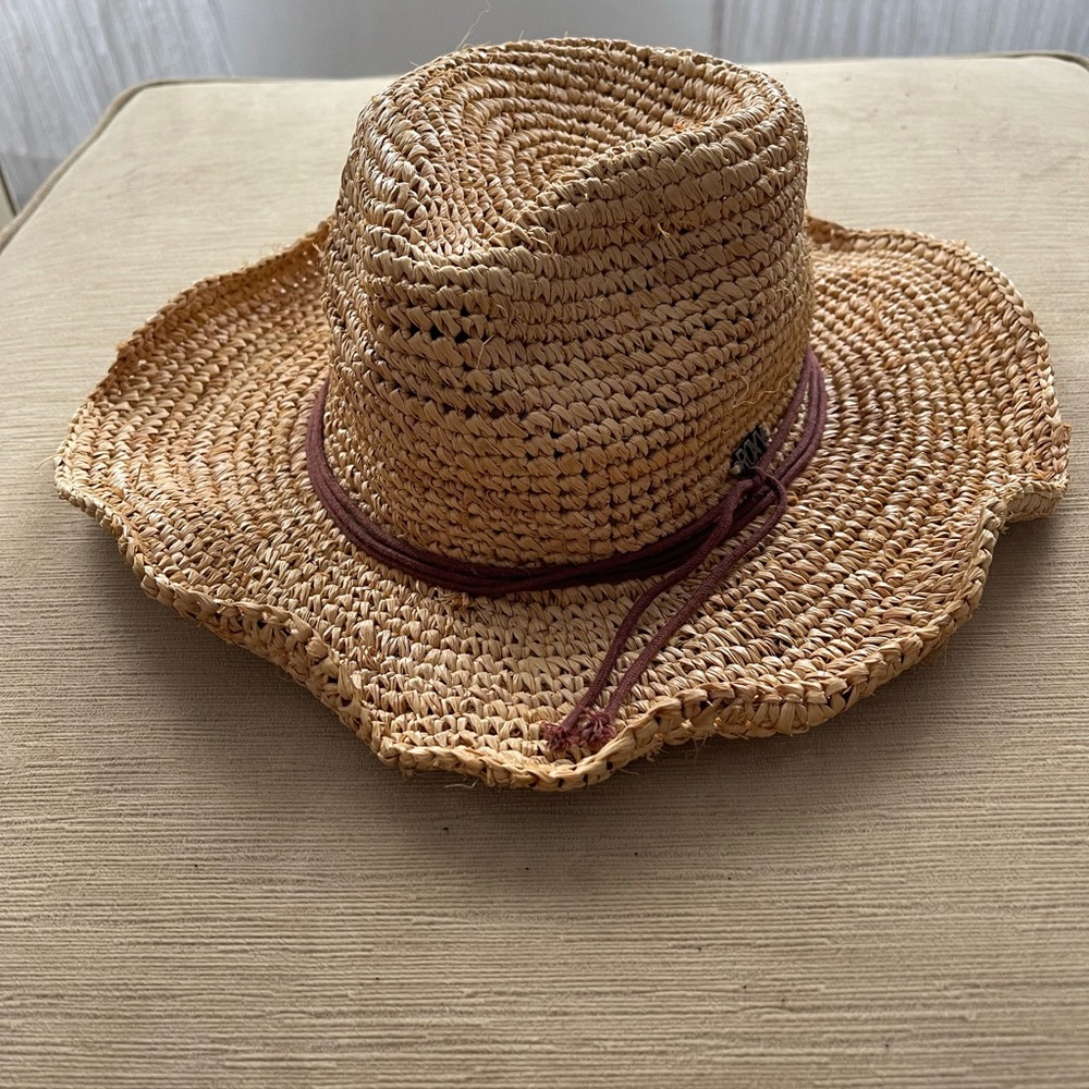 ROXY straw beach or cowgirl hat with wide adjustable Brim.